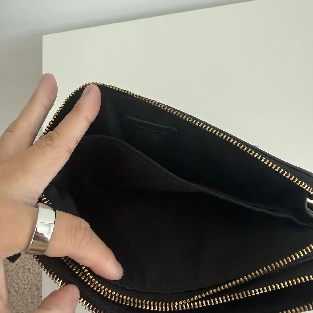 COACH Black Pebble Leather Corner Zip Wristlet Gold Classic Old Money Minimalist